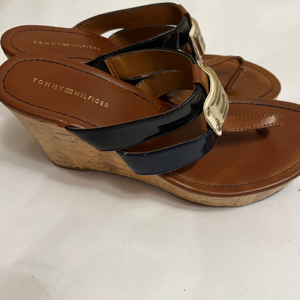 Tommy Hilfiger Women's Black and Tan Sandals - Picture 6 of 9